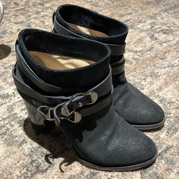 Jimmy Choo - Picture 1 of 6